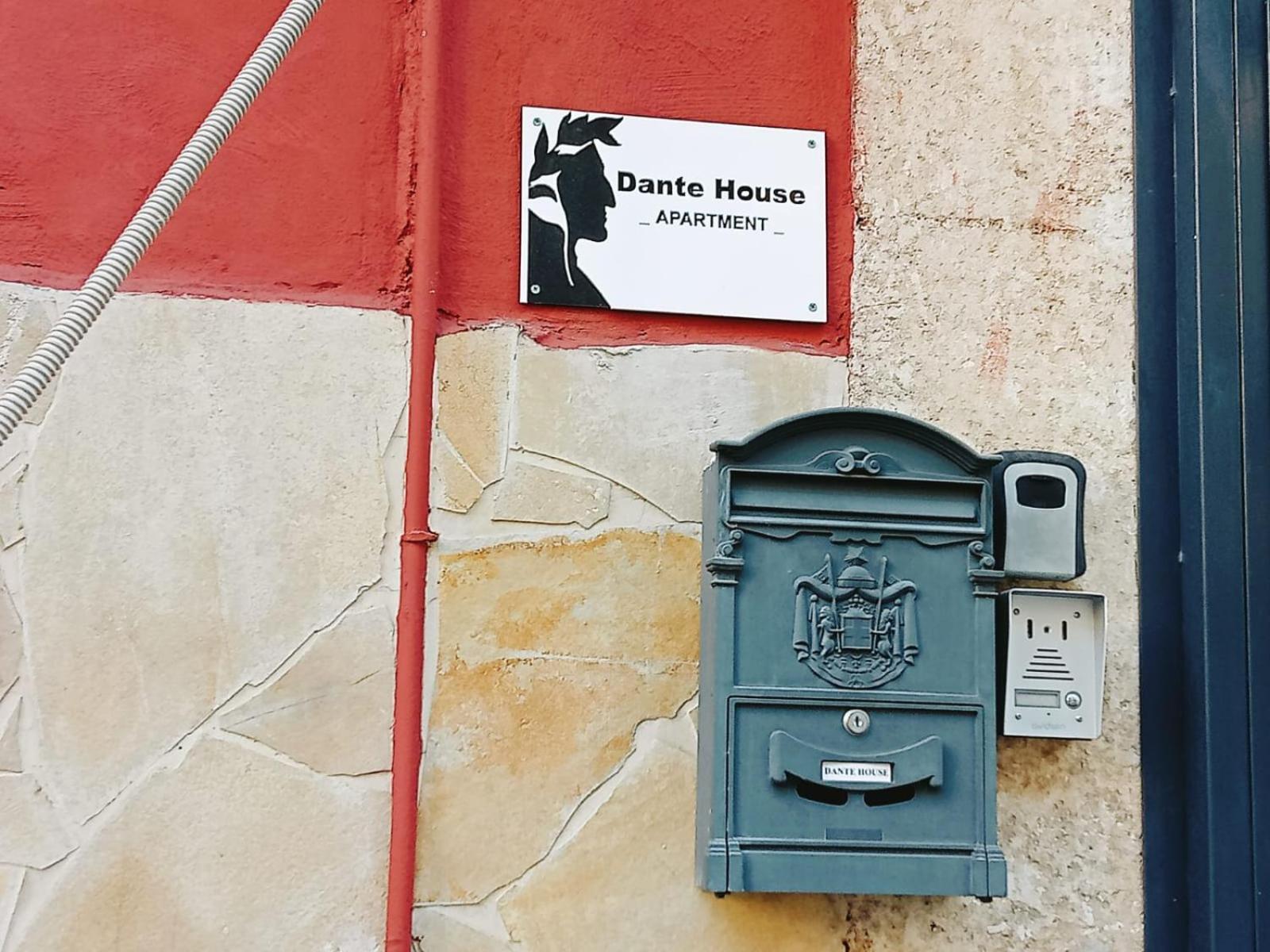 شقة Dante House - By Holiday In The Ct كاتانيا المظهر الخارجي الصورة